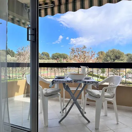 A Avec Terrasse, Piscine Et Parking A Proximite De La - Fr-1-251-494 * Bormes-les-Mimosas