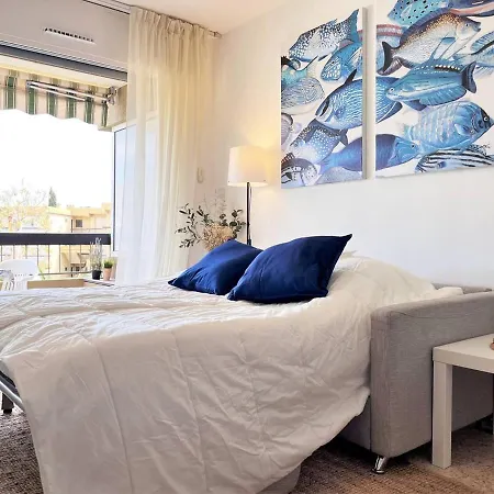 A Avec Terrasse, Piscine Et Parking A Proximite De La - Fr-1-251-494 Apartment *